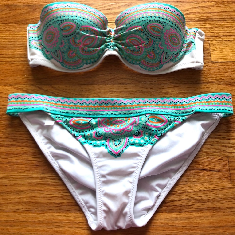 Victoria’s Secret Paisley bandeau set
